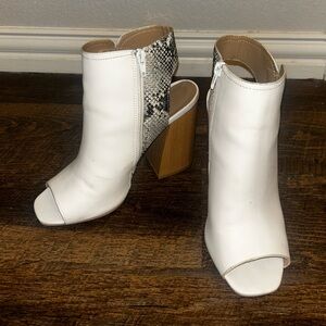 White & Snakeskin Peep Toe Booties | Size 8 | 4” Heel | Worn Once